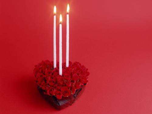 Сердце, розы, три свечи
